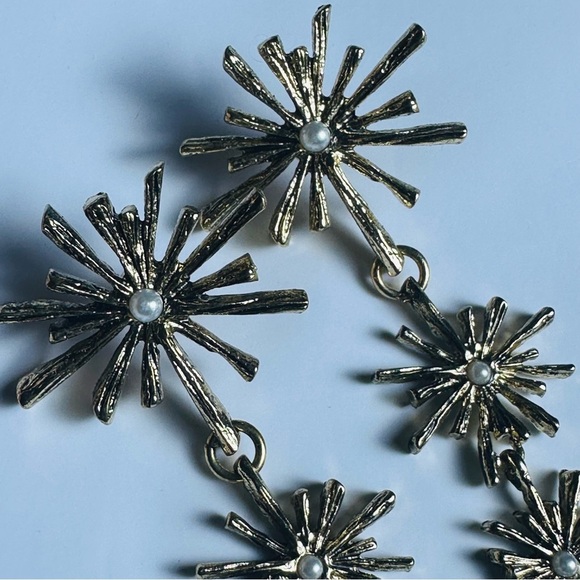 Chico’s Women’s Gold Tone Starburst Drop Earrings Floral Post-back earrings. - Picture 6 of 11